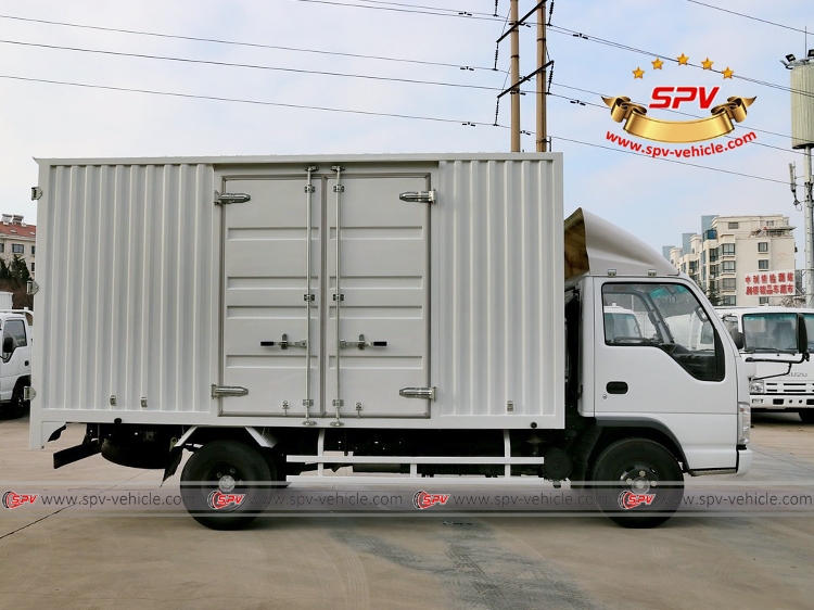 Right Side view of Van Truck ISUZU